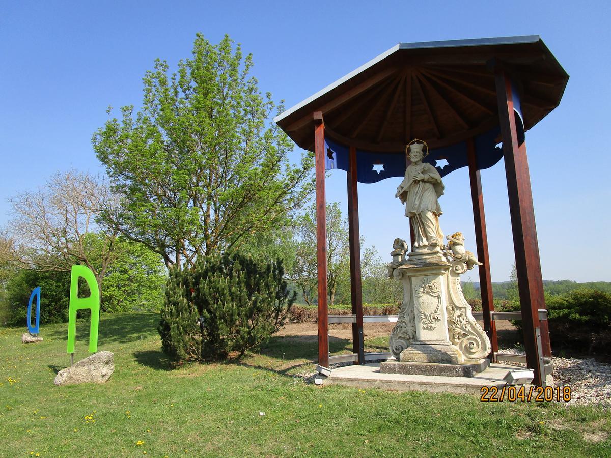 Privatzimmer Familie Wagner Pöchlarn Екстериор снимка