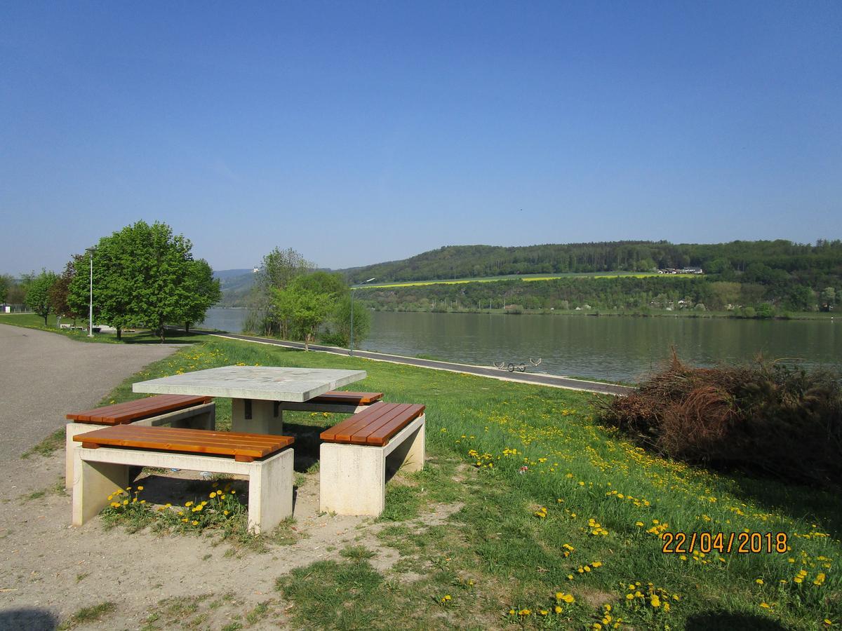 Privatzimmer Familie Wagner Pöchlarn Екстериор снимка